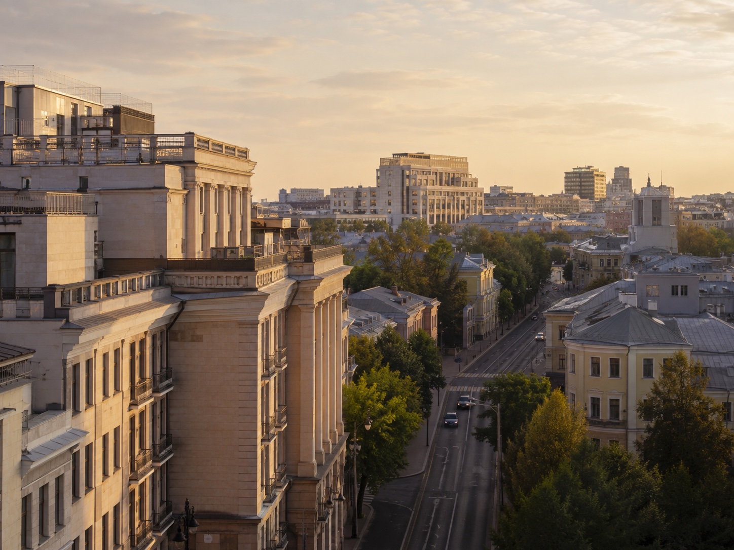 Город в вечернем свете